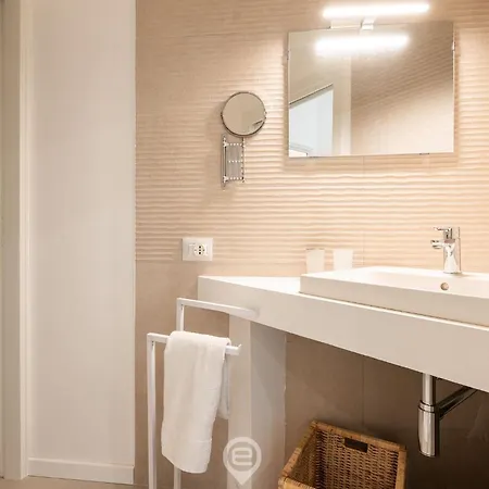 Estay - Trieste Avenue Apartman *